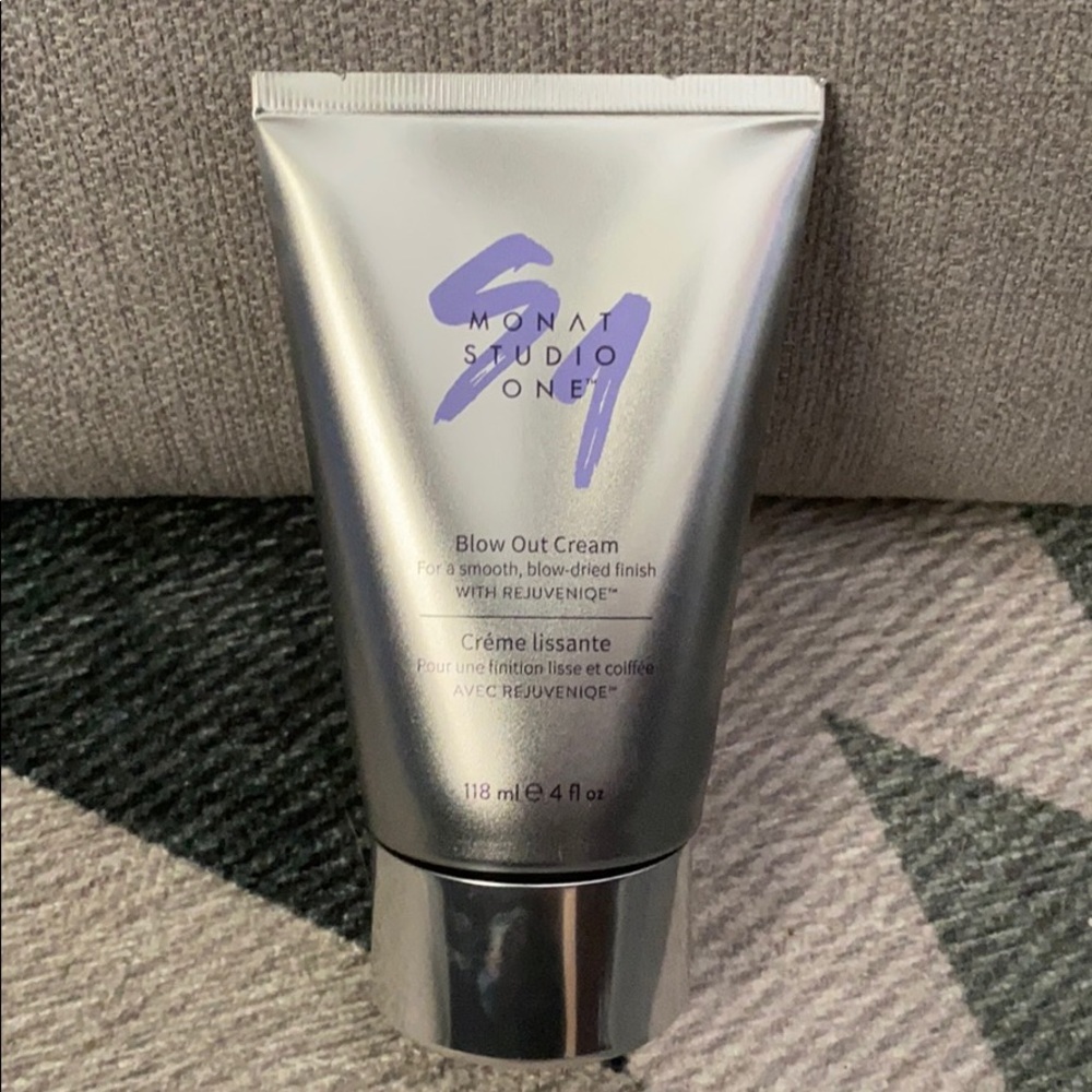 Blow Out Cream Monat